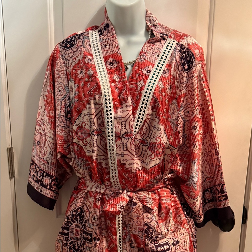Neutral, fall colored mosaic/tribal pattern silky robe by David’s Bridal, L/XL